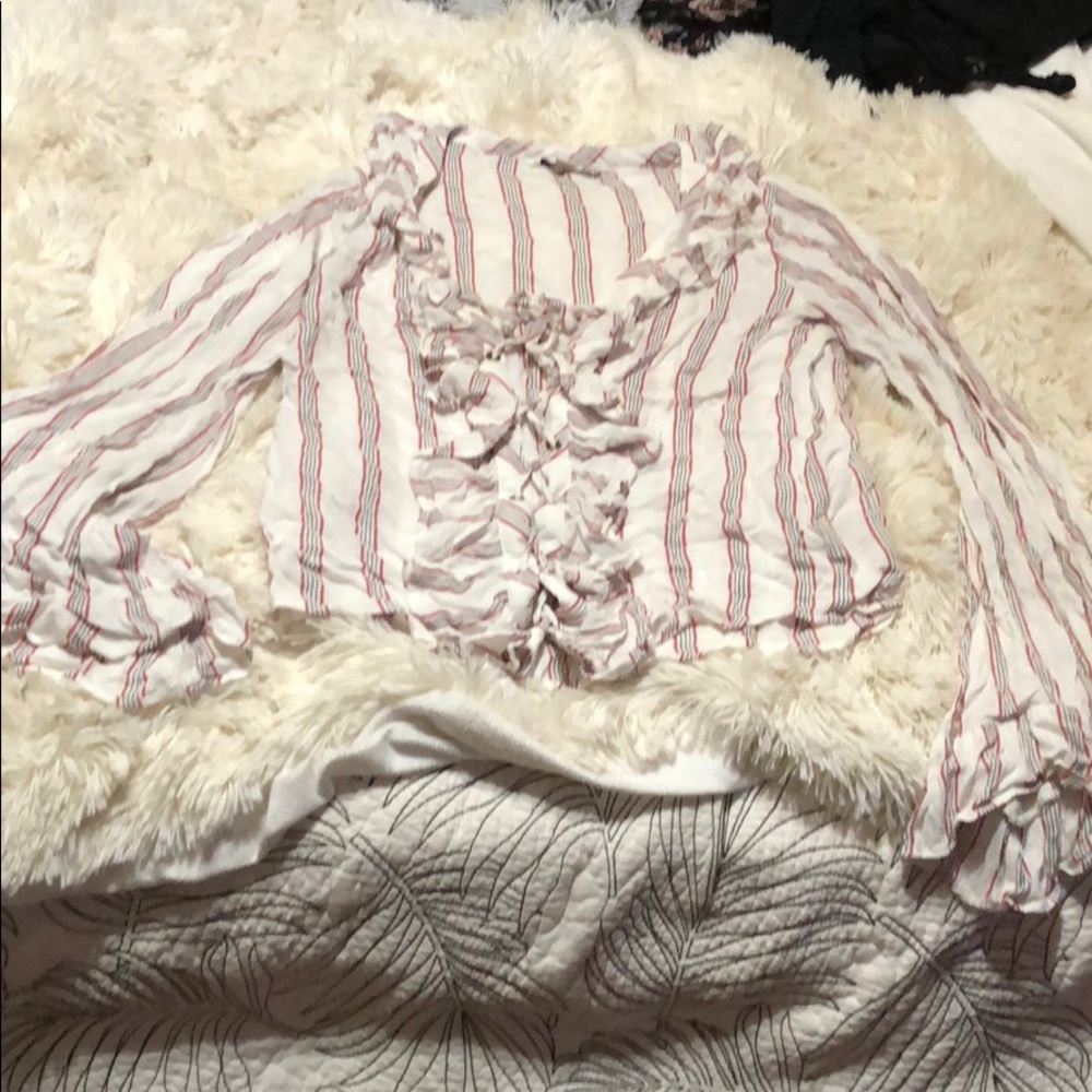American Eagle Front Ruffle wide sleeve blouse